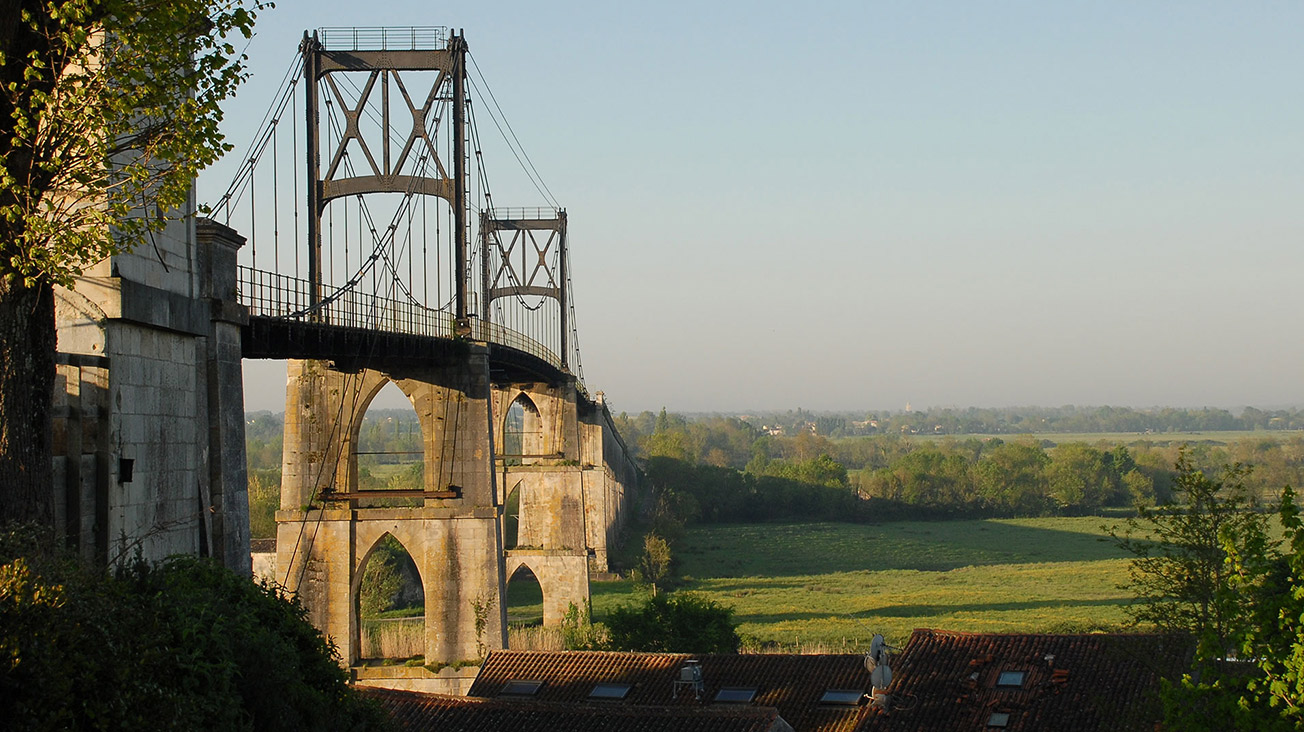 Pont suspendu de Tonnay-Charente